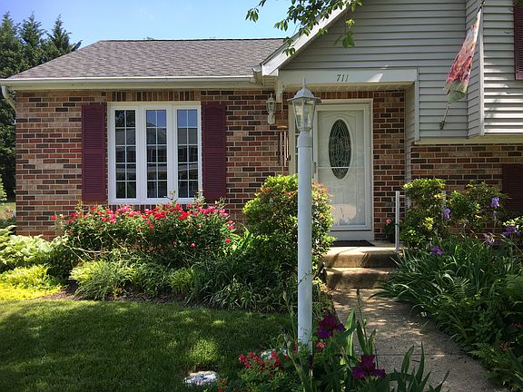 4th image of 711 Lancaster Dr