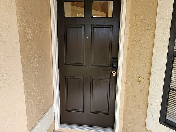 5th image of 385 River Chase Dr