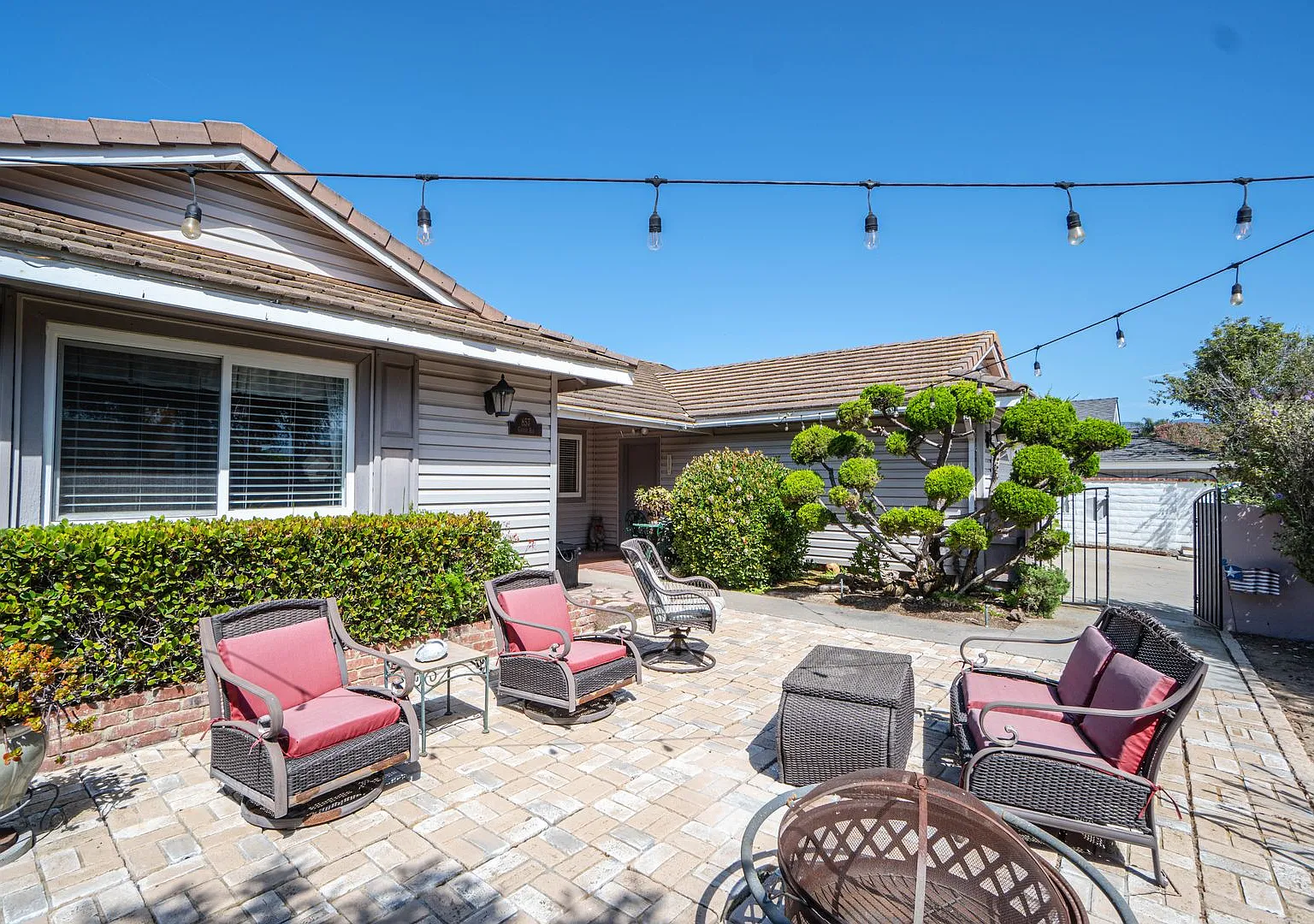 Four Bedroom Goleta Home Near the Beach! — Photo 3