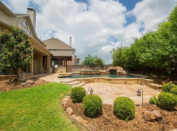 2nd image of 1000 Cove Meadow Ct