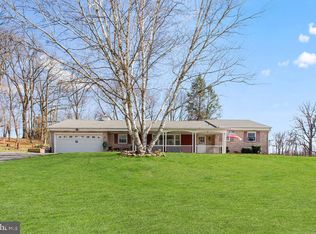 15 Albright Dr, Hanover, PA 17331