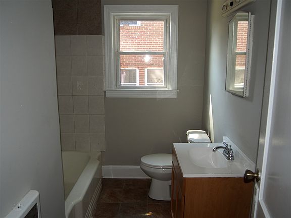 4th image of 109 Allen Ave