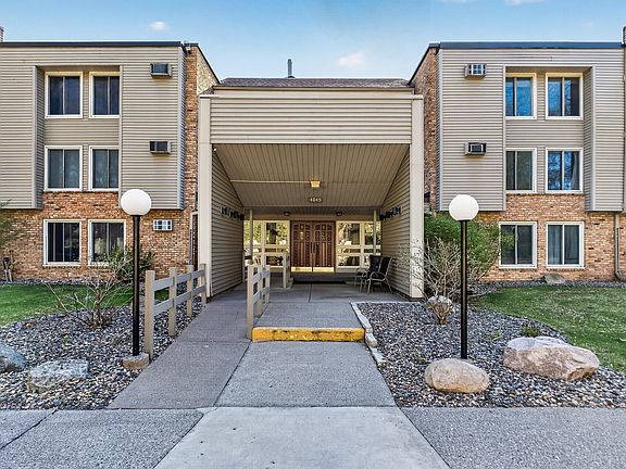 3rd image of 4045 Hodgson Rd APT 211