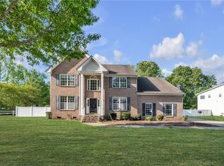 101 Woodhaven Dr, Suffolk, VA 23435