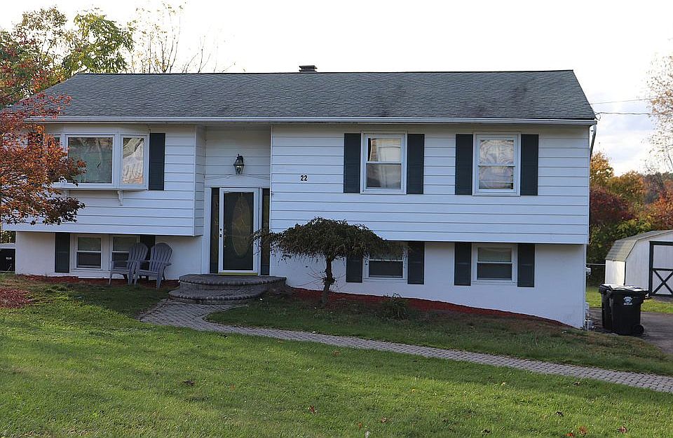 1st image of 22 Hawthorne Dr