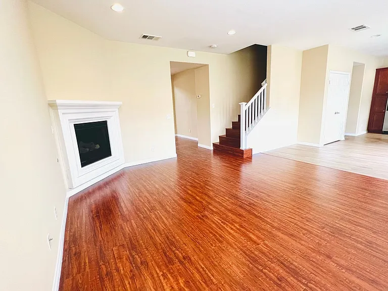 2758 Lavender St — Photo 18