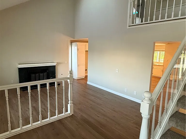 22166 Woodcreek Ln — Photo 3