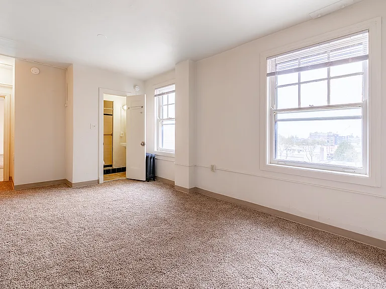 519 Washington St SE — Photo 9