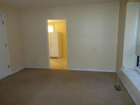 4th image of 2409 Mersington Ave