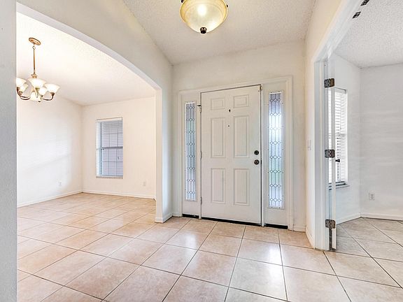5th image of 5633 Yaupon Holly Dr