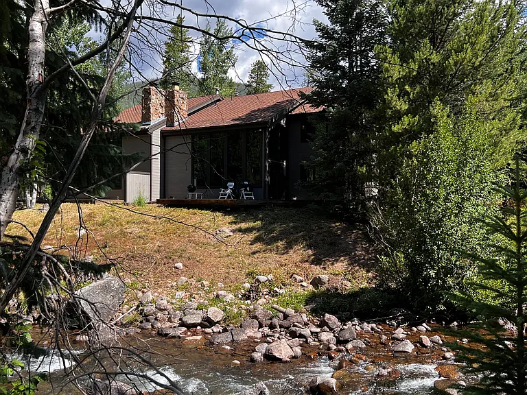 4150 Columbine Dr — Photo 6
