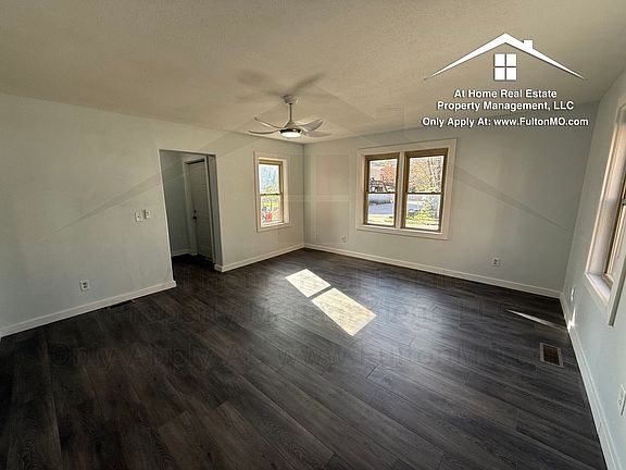 4th image of 704 Jefferson St