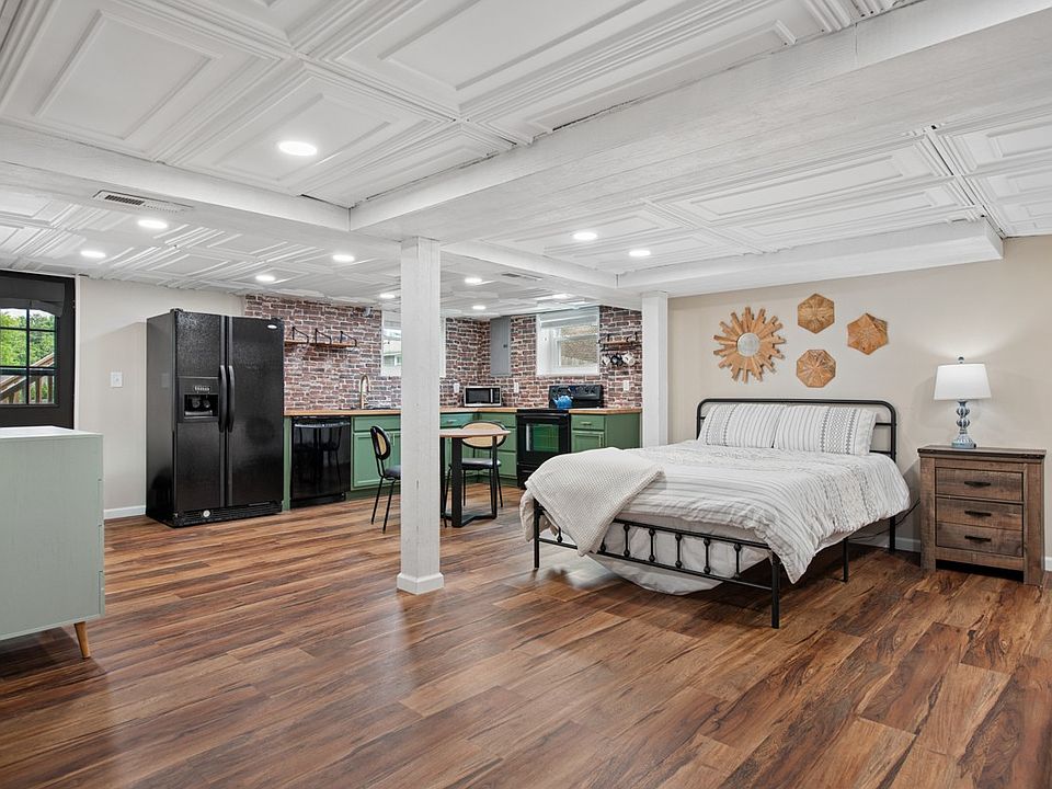 1st image of 7965 Sawyer Brown Rd