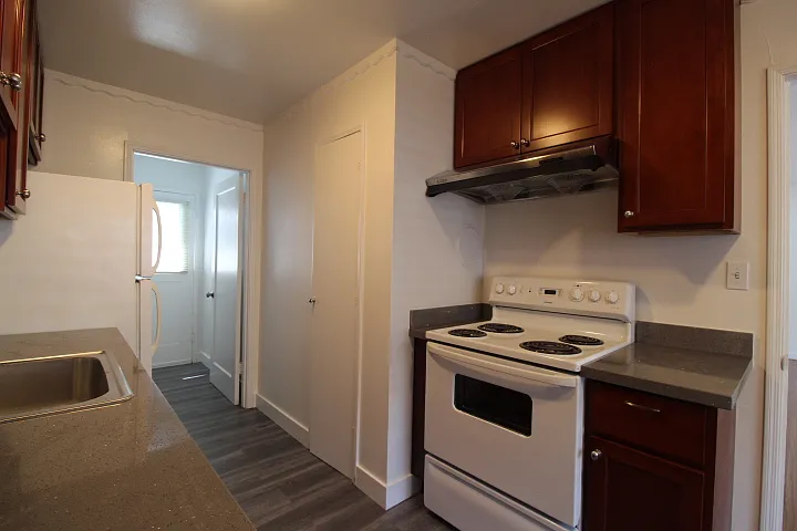 815 Central Ave #B — Photo 11
