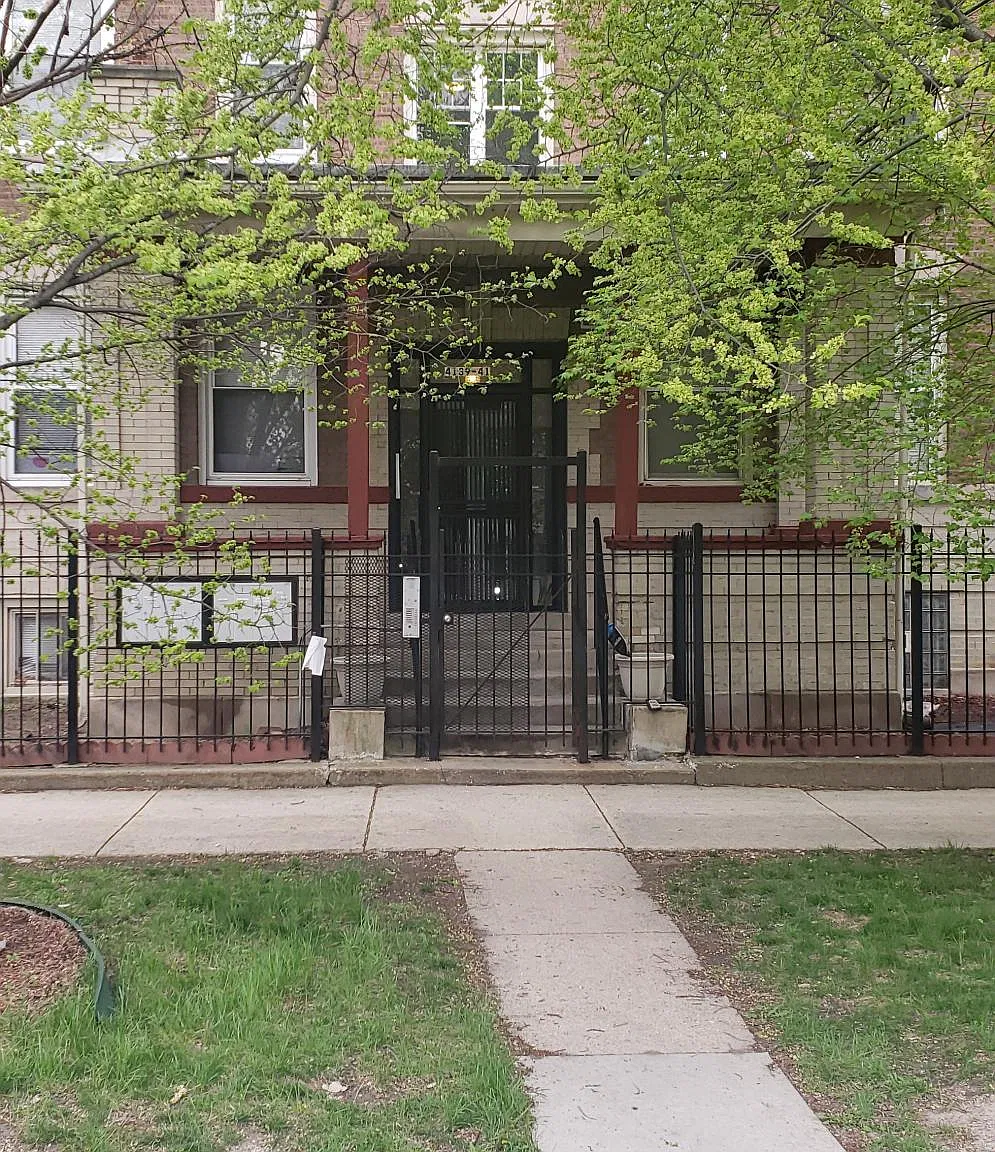 3 bed, $1,900 — Photo 1