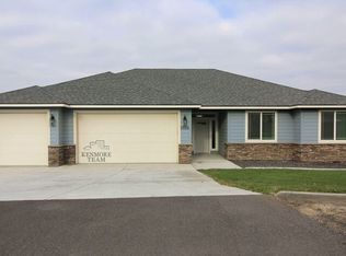 21306 E Cherry Dr, Benton City, WA 99320