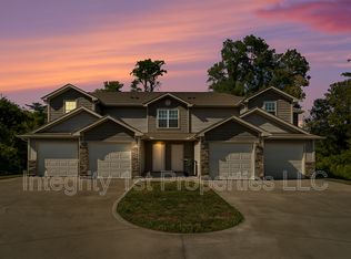 6311 NE 44th St, Kansas City, MO 64117