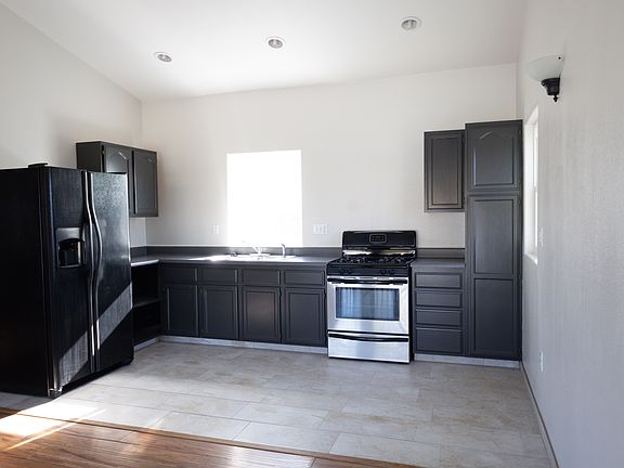 3rd image of 11418 Violeta St