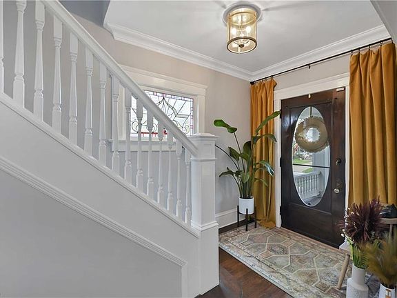 3rd image of 1660 Robinwood Ave