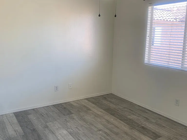 5147 W Fulton St — Photo 6