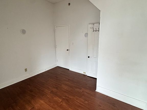 3rd image of 488 William St APT 3