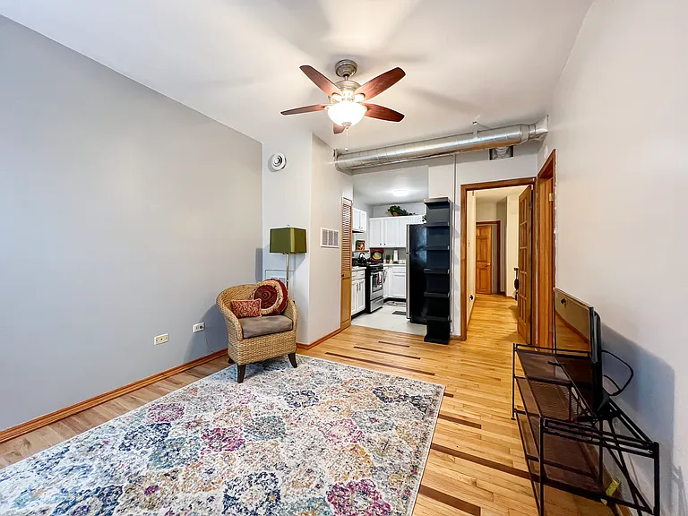 1214 N Paulina St — Photo 16