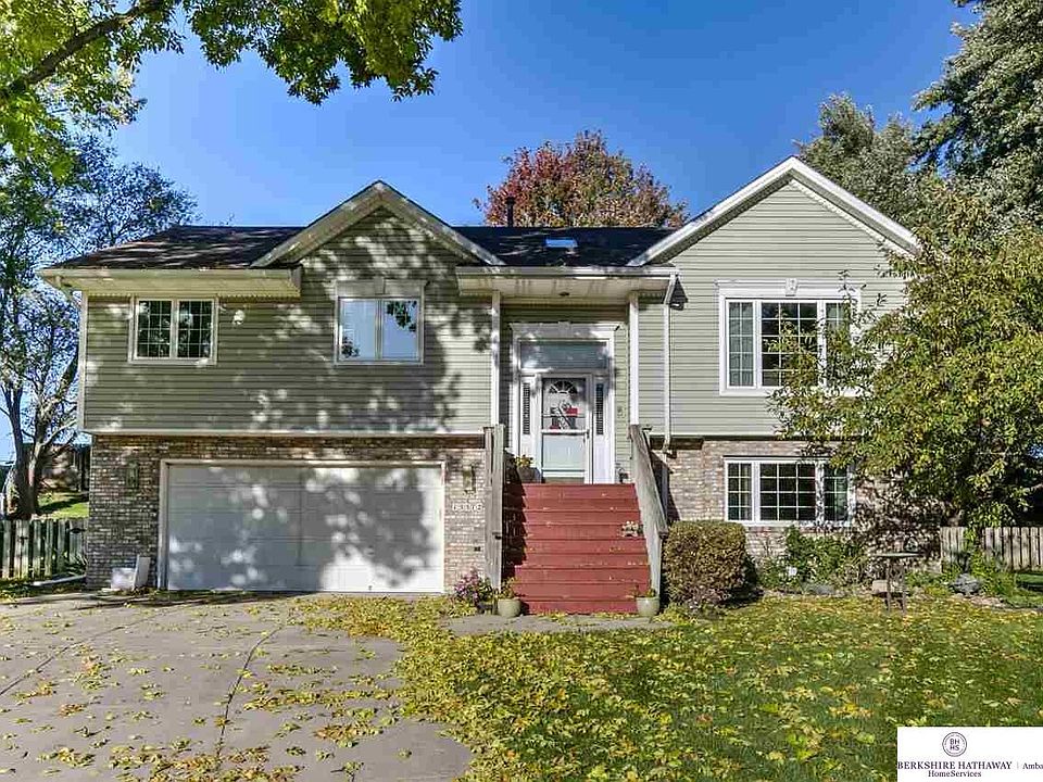 1st image of 15572 Harney Cir