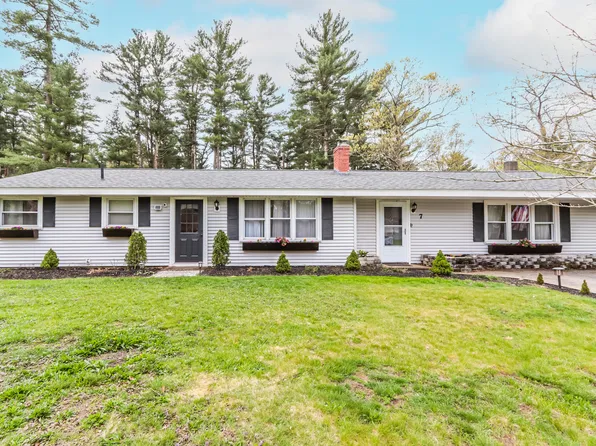 7 Shockley Drive, Lakeville, MA 02347