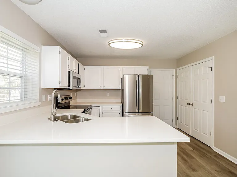 6104 Brick Landing Dr — Photo 7