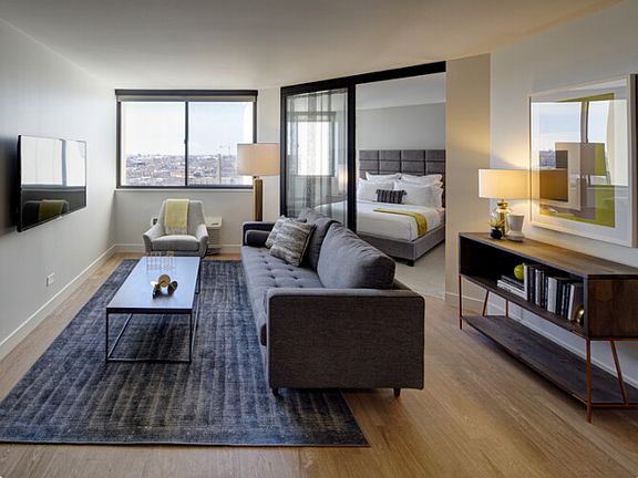 5th image of 2628 N Clark St #1507