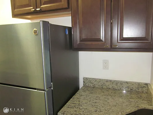 Rented by Kian Realty | media 14