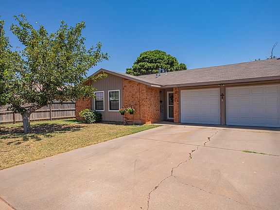 3rd image of 418 Sweetbriar Dr
