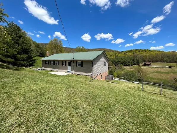 1245 Hunters Ln, Elk Creek, VA 24326