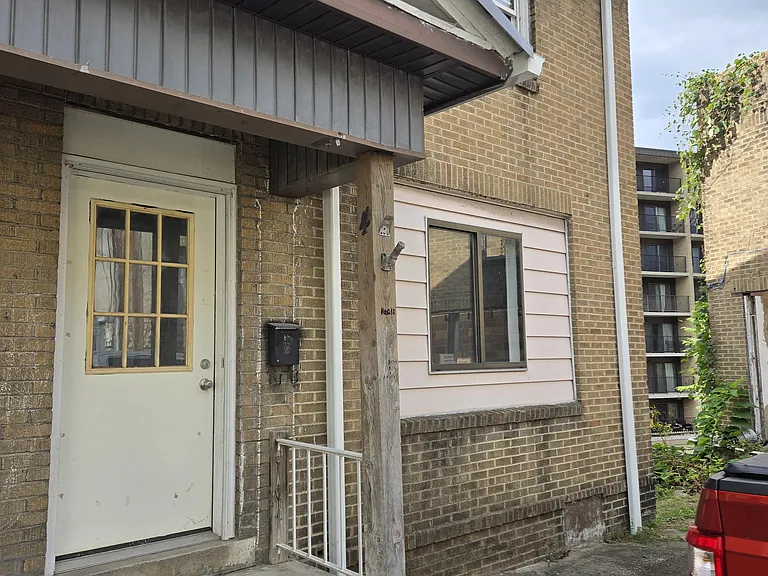 425 Monroe St #4 — Photo 15