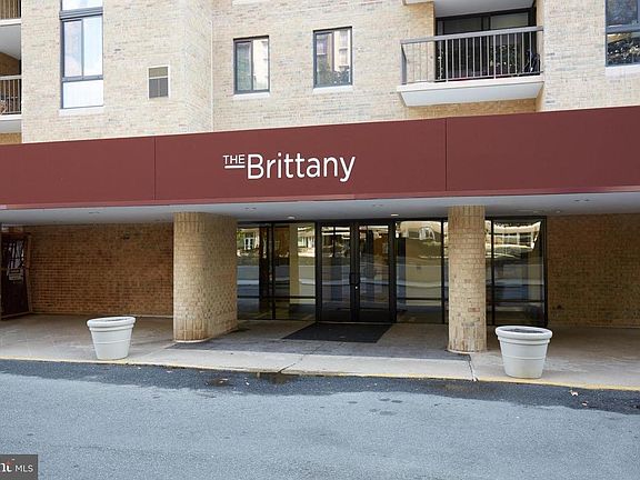2nd image of 4500 S Four Mile Run Dr APT 1133