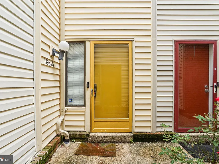 18616 Pier Point Pl — Photo 1