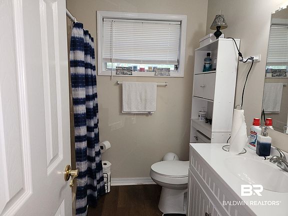 5th image of 108 Roseland Cir