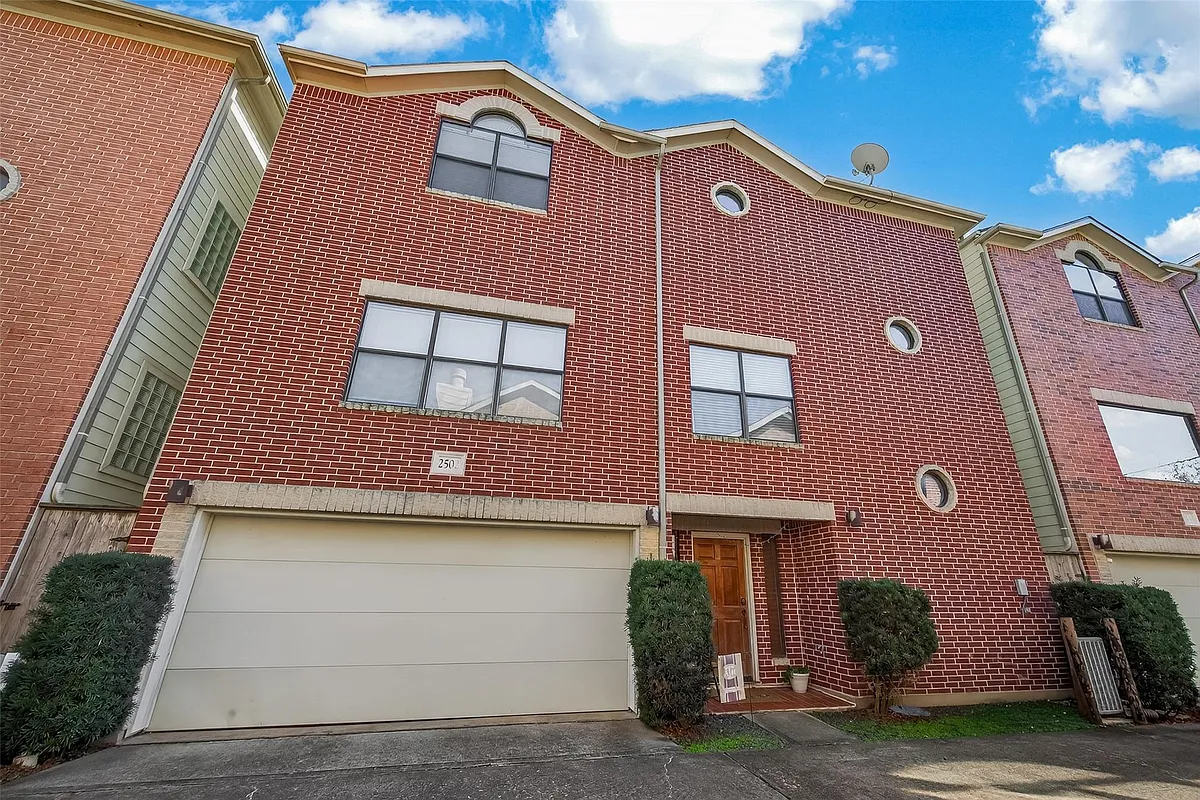 Building Photo - 2502 Brinkman St