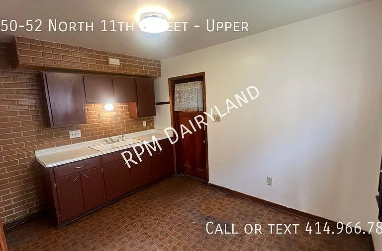 3950-52 N 11th St #UPPER — Photo 5