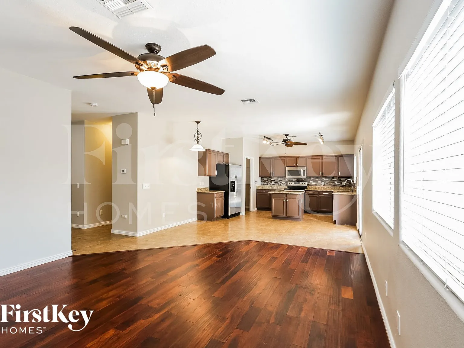 3 bed, 2.5 bath, 2220 sqft, $2,060 — Photo 3