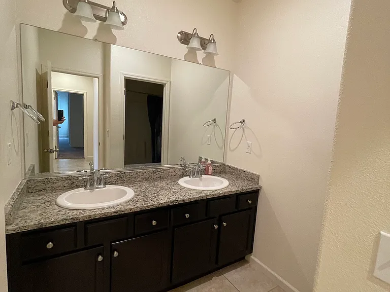 214 Fowler Ct — Photo 11
