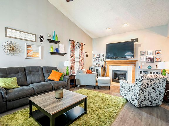 3rd image of 2675 Tealwater Trail Dr