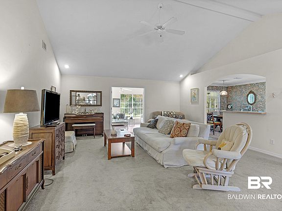 3rd image of 502 NE 7th St