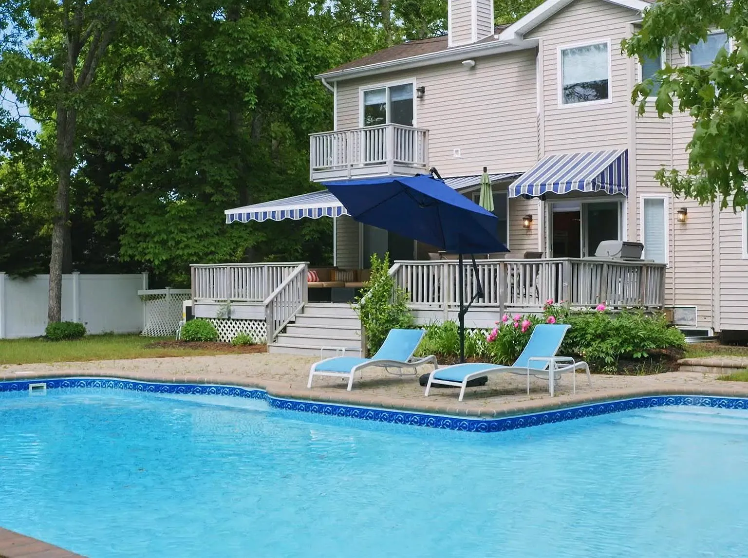 4 bed, 2.5 bath, 3000 sqft, $15,000 — Photo 4