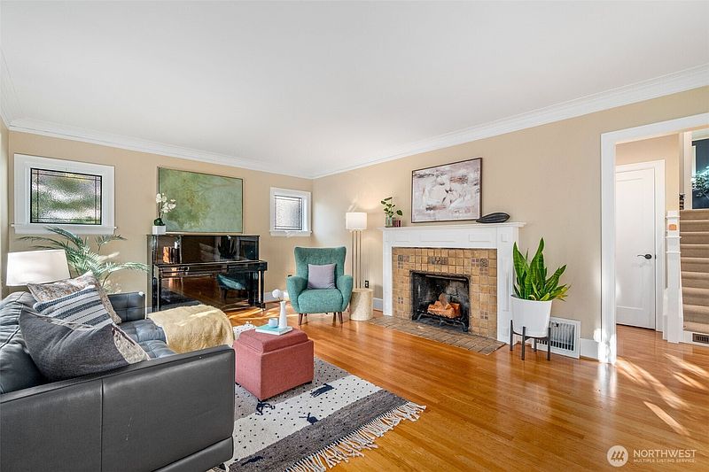 4th image of 6516 31st Avenue NE