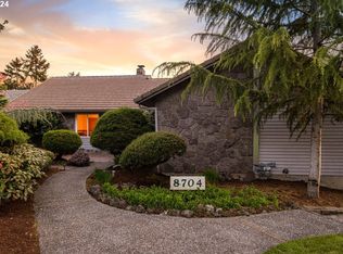 8704 NW Lakecrest Ct, Vancouver, WA 98665