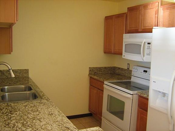2nd image of 5726 La Jolla Blvd Unit 208
