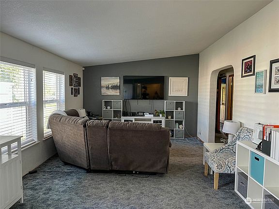 4th image of 11100 4th Avenue W #7