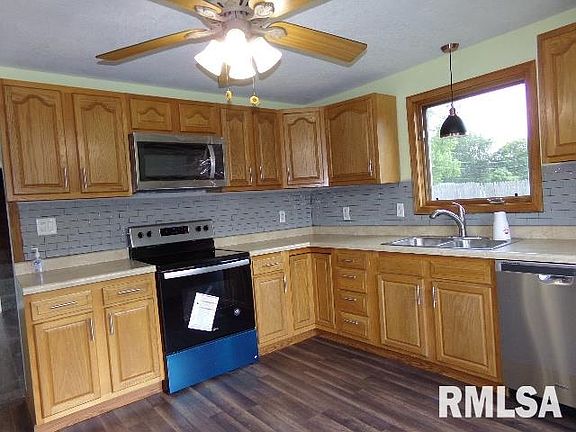 4th image of 961 Siegel St