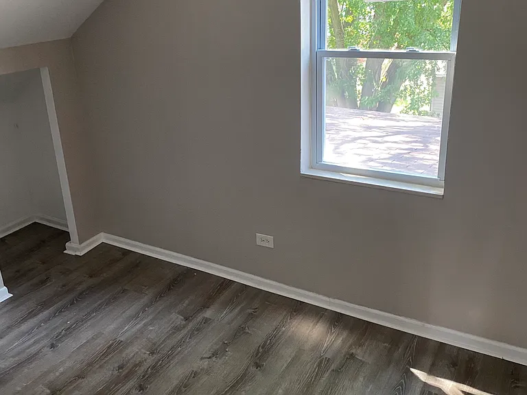 11516 S Yale Ave — Photo 13